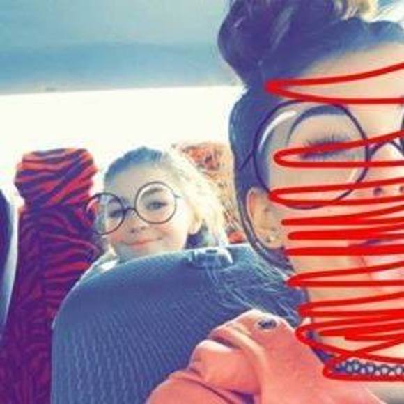 Meet your Posher, Alexis - Picture 1 of 1